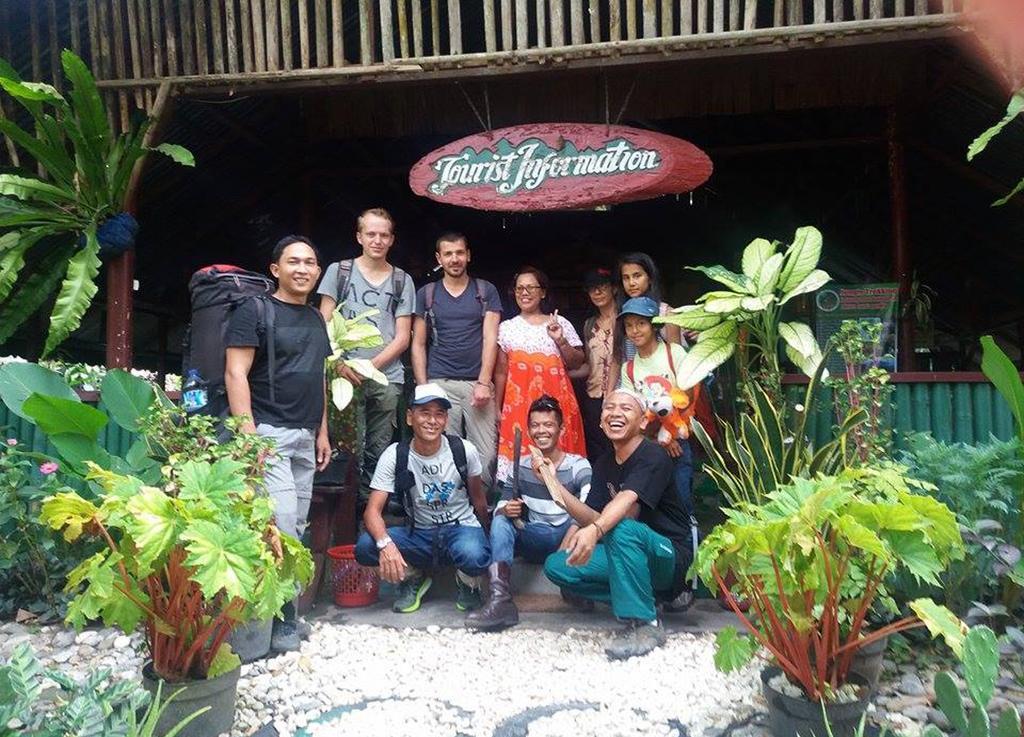Pondok Wisata Angel Guest House Medan Exterior photo