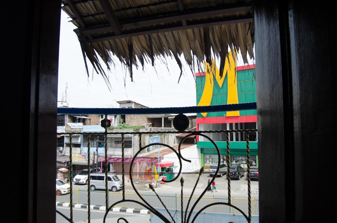 Pondok Wisata Angel Guest House Medan Exterior photo