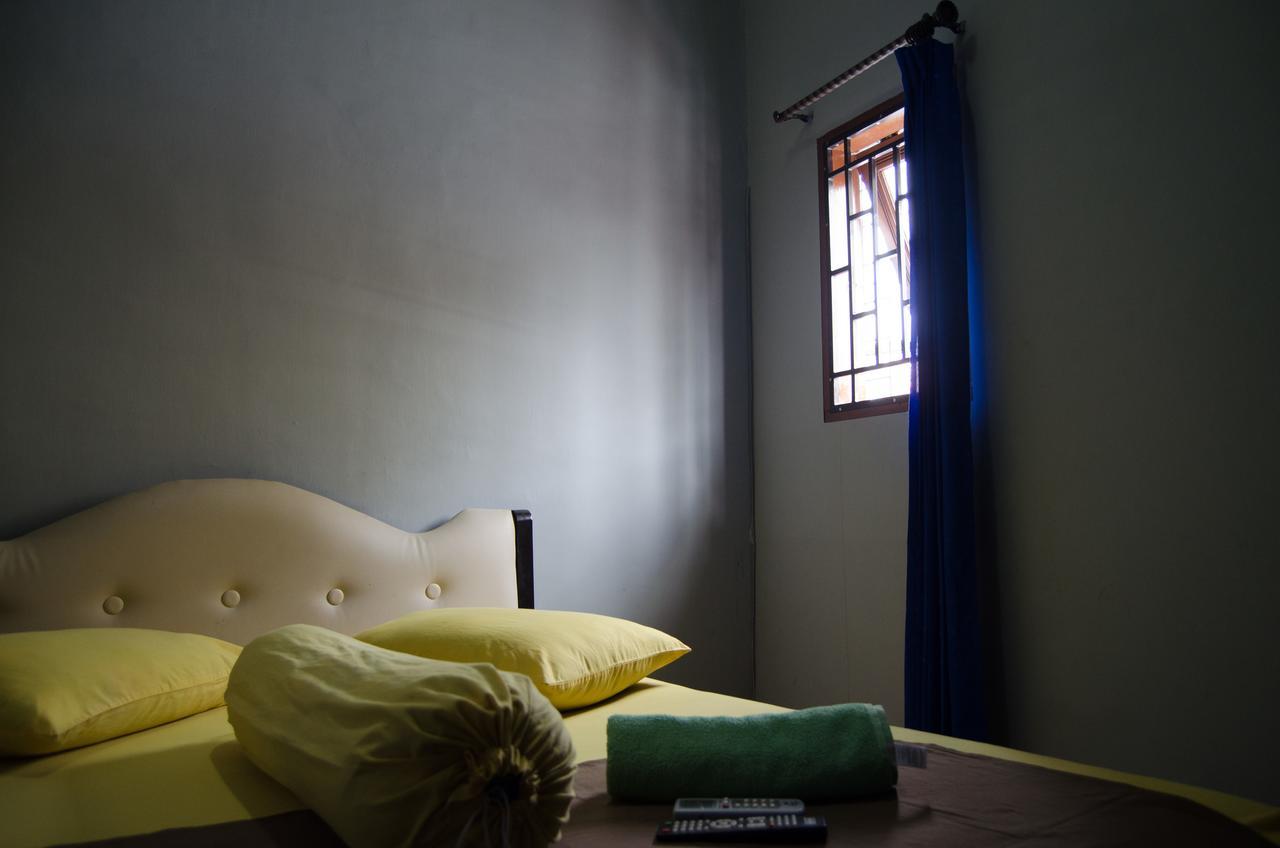 Pondok Wisata Angel Guest House Medan Exterior photo
